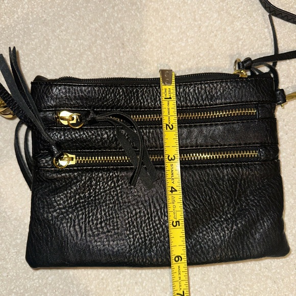 Black crossbody small purse
New - 100% PU
Strap is removable 
Unknown brand - Picture 6 of 6